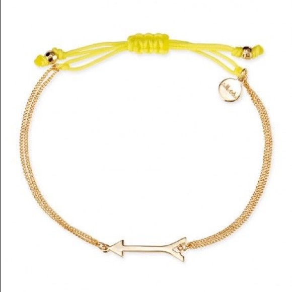 ✨5 for $30✨ Stella & Dot Gold Bracelet - Picture 2 of 4